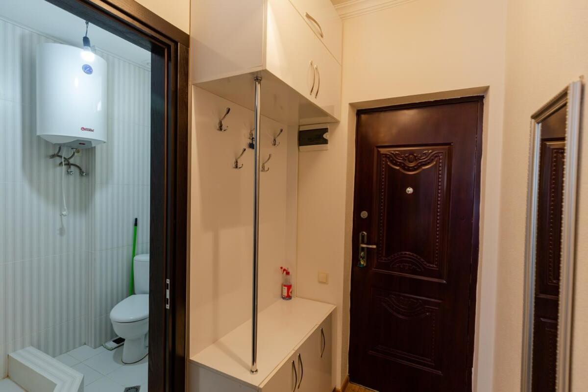 Cozy Studio Apartment In The Heart Of Batum Exteriör bild